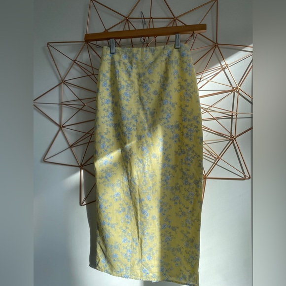 YLLW THE LABEL - HARMONY LINEN SKIRT — BUTTER TOILE Size XS - Picture 8 of 16